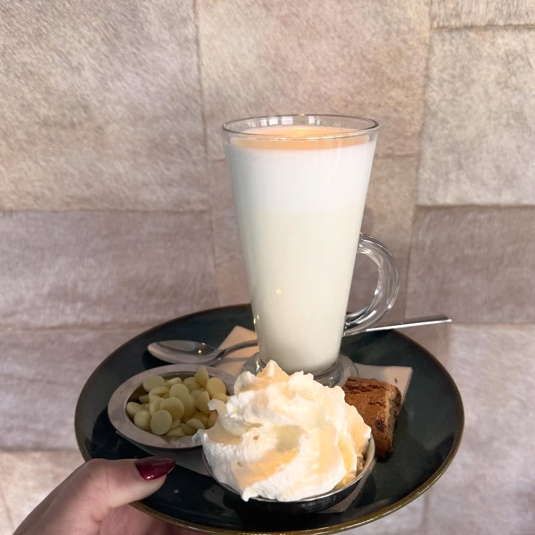 Brasserie-BLVD-Warme-witte-chocolade-melk